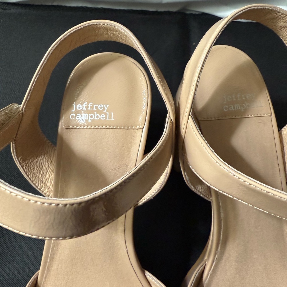 Jeffery Campbell Amma Patent platform - Picture 6 of 8